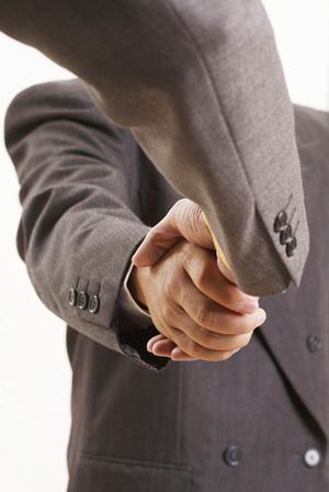 人気の社労士に給与計算の依頼を出そう